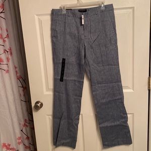 Banana Republic size 8 Logan fit pant.
